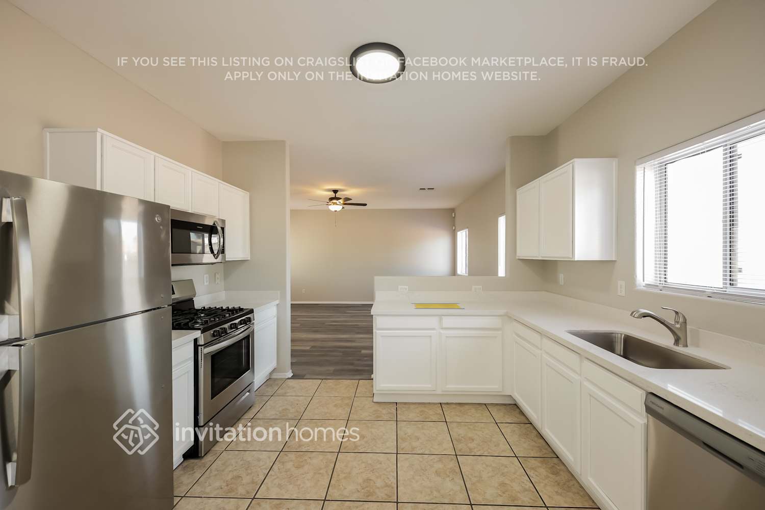 Building Photo - 5702 N 73rd Ln