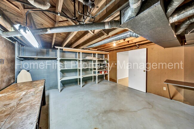 Building Photo - 118 Meadowlark Dr