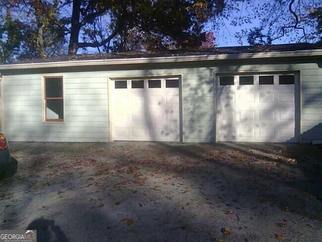 Building Photo - 3296 Myrtle St