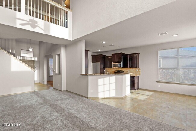 Building Photo - 14335 Alma Point