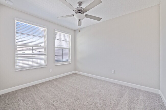 Building Photo - "Spacious 4-Bedroom Lutz Home gated commun...