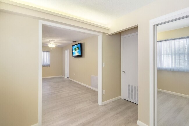 Master Bedroom - 2908 Ivy St