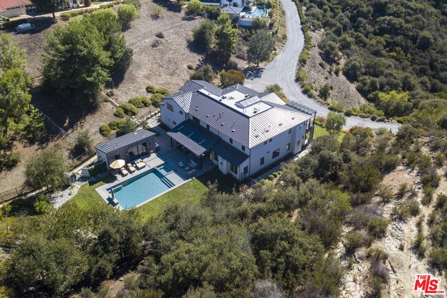 Building Photo - 24277 Dry Canyon Cold Creek Rd