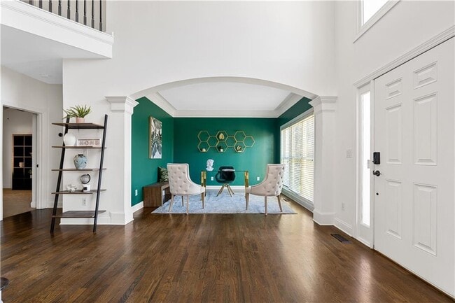 Building Photo - 3713 Lake Edge Dr