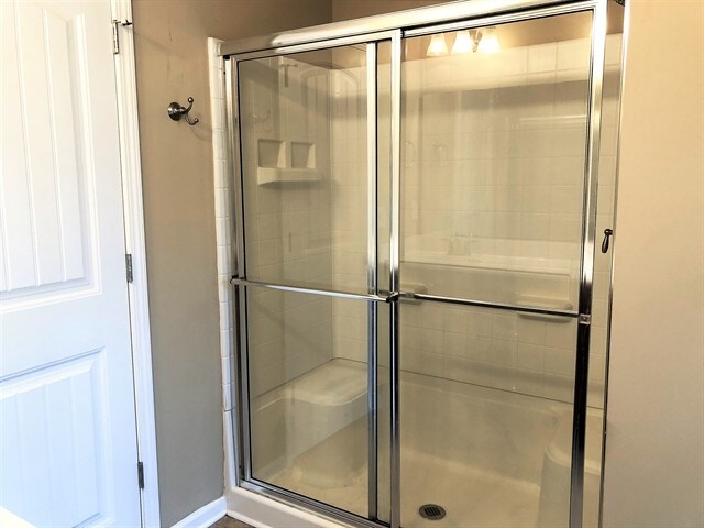 Building Photo - 8824 Shadowglen Dr