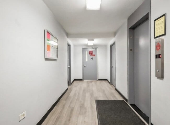 Building Photo - 1401 E 55th St