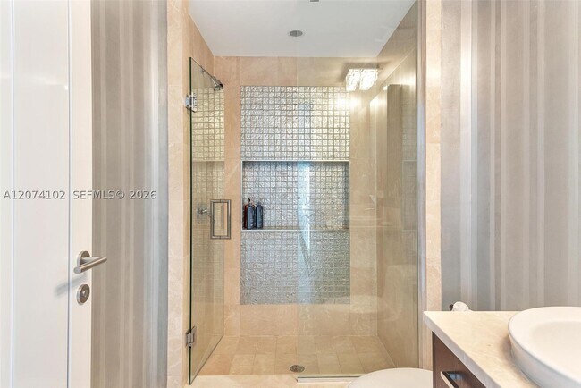 Building Photo - 17121 Collins Ave