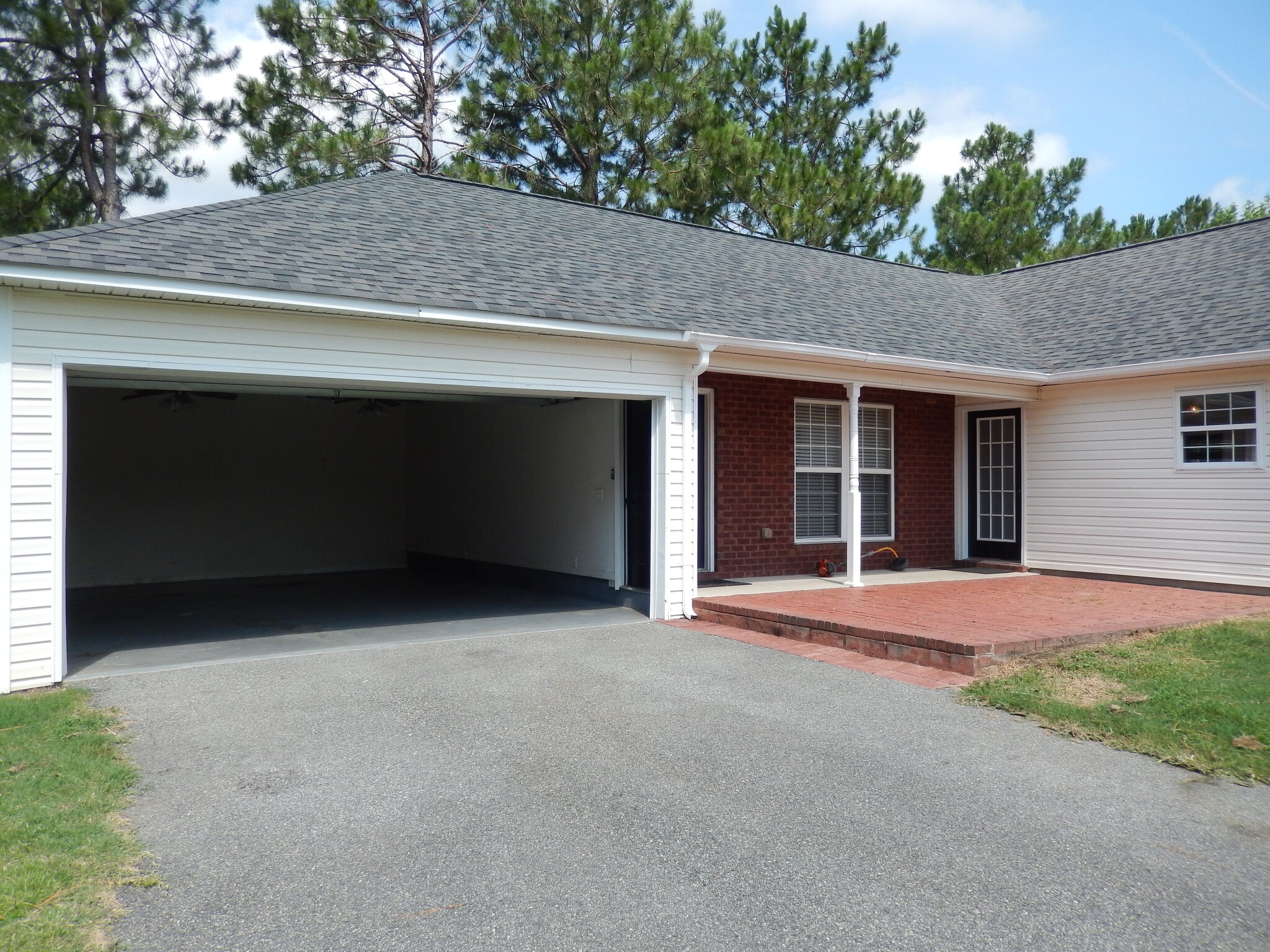 Two Car Garage with Back Patio - 2065 Pinemount Blvd