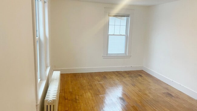 Building Photo - 73-75 Wallingford Ave