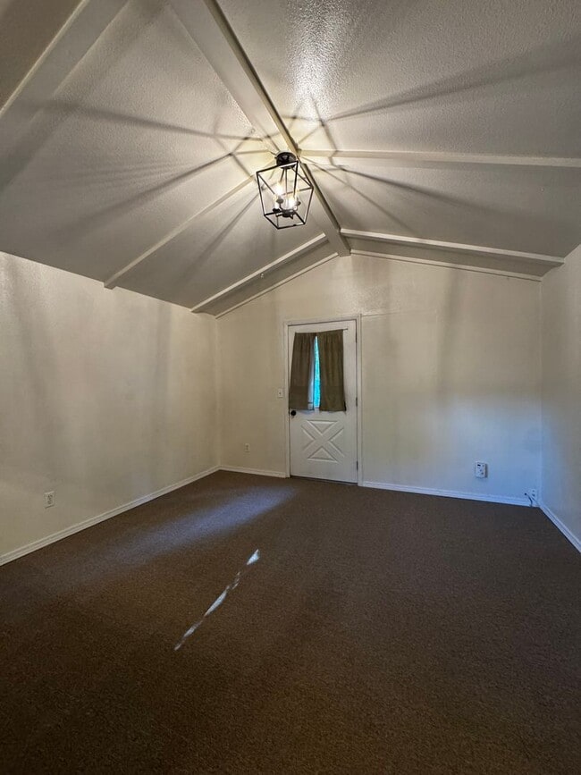 Building Photo - 1806 Parklane Ave