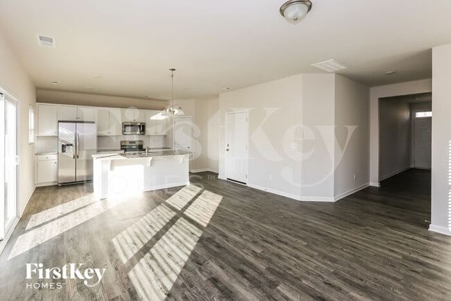 Building Photo - 3211 Newell Vlg Dr