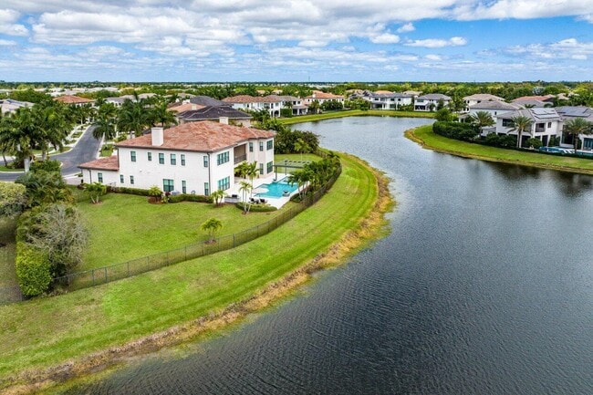 Building Photo - 17511 Cadena Dr