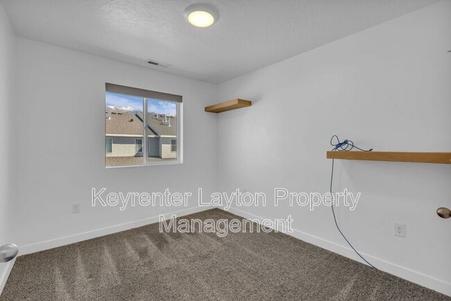 Building Photo - 2786 N Airmen Ave