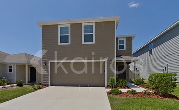 Building Photo - 8704 SW 44th Ct
