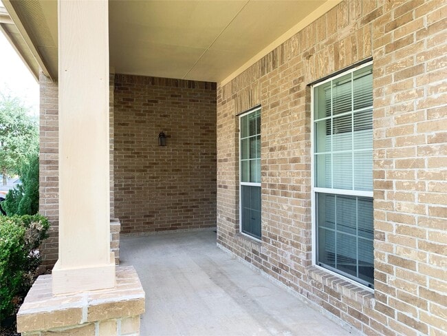Building Photo - 15522 Mossy Park