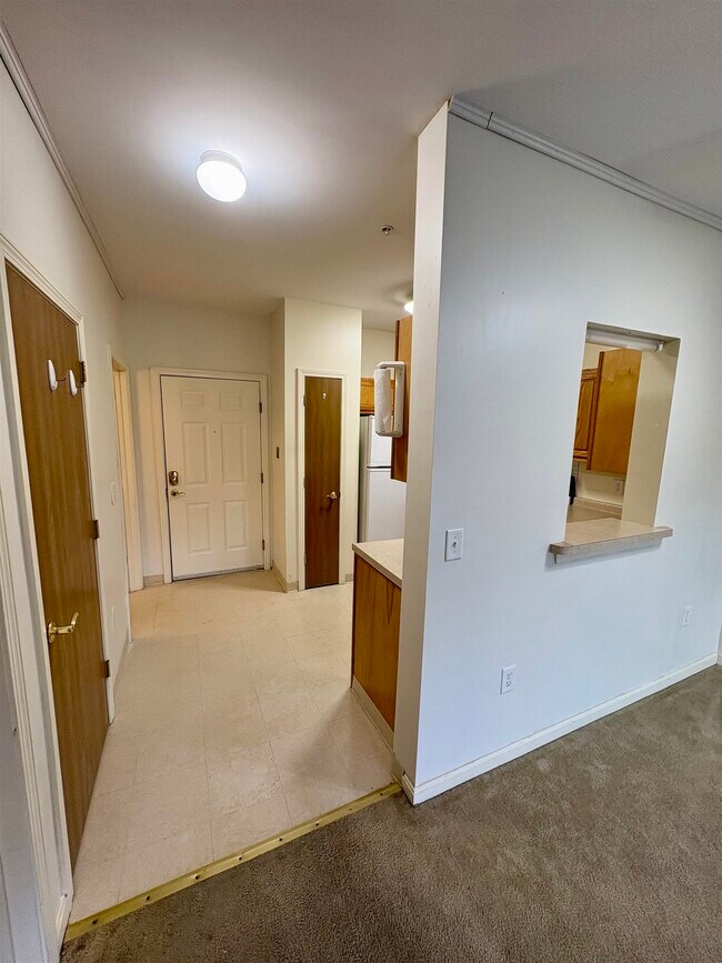 Building Photo - 18 Harbor Ave