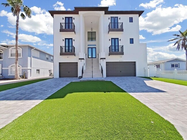 Building Photo - 882 Bay Point Dr