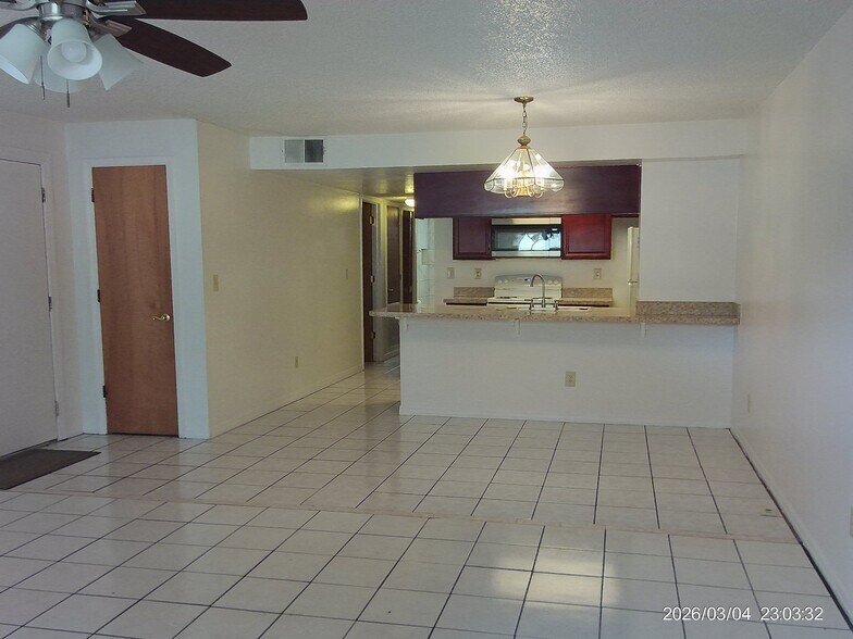 Building Photo - 5015 Laguna Bay Cir