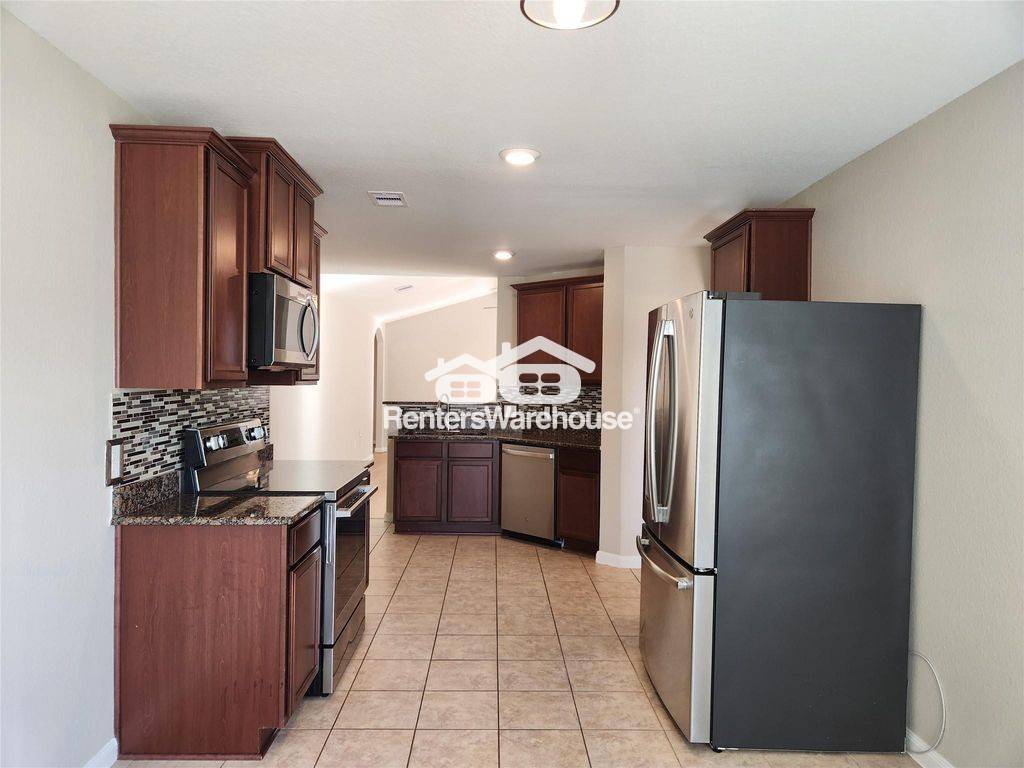 Building Photo - 22527 Cloverland Field Dr