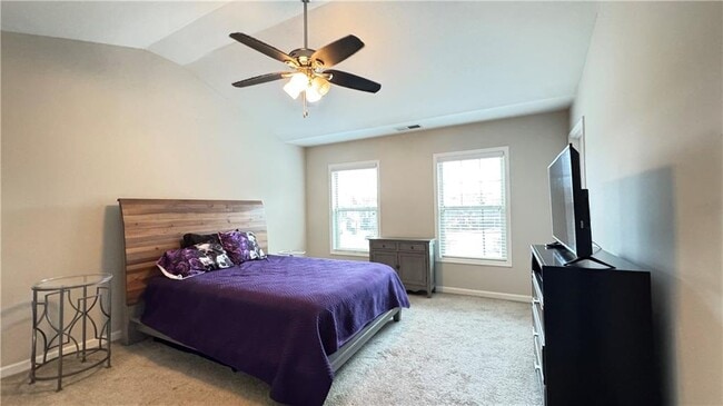 Building Photo - 2160 Greencrest Cir