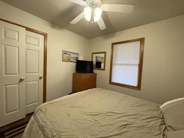 Building Photo - 54205 Marlin Ct