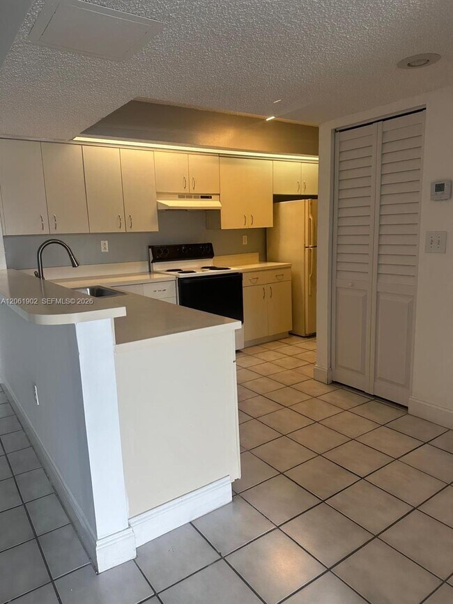 Building Photo - 8600 SW 212th St