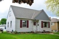 Building Photo - Cozy  3 Bedroom Single Family Home