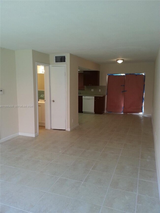 Building Photo - 2604 NW 52nd Ave