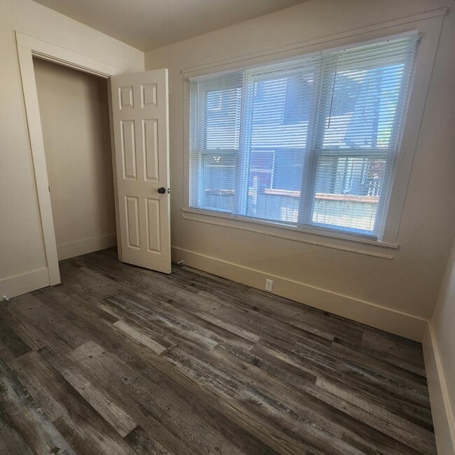 Building Photo - 112 Arvon Ave