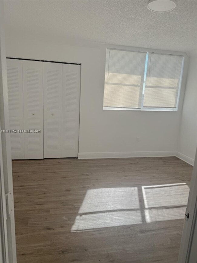 Building Photo - 4415 W 10th Ln