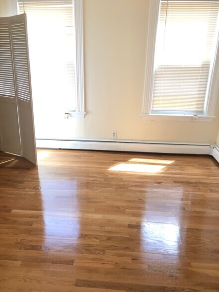 Building Photo - 5 Buckley Ave