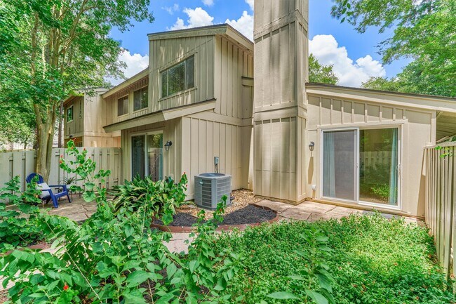 Building Photo - 2351 W Settler's Way