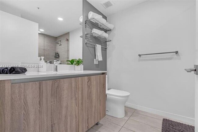 Building Photo - 3900 Biscayne Blvd