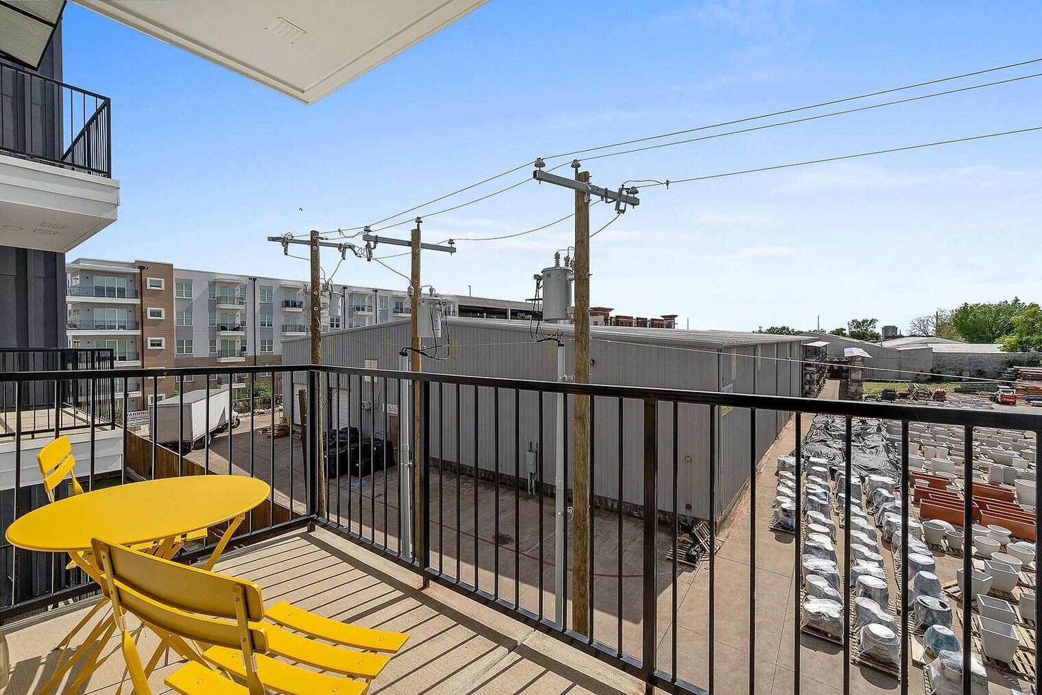 Building Photo - 2232 Empire Central Dr