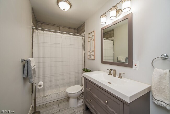 Building Photo - 6514 Bonroi Dr