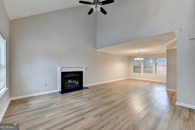 Building Photo - 2115 Glynmoore Dr