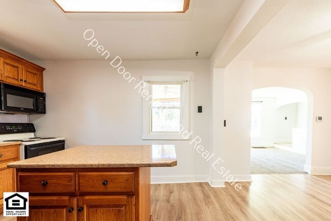 Building Photo - 3 bedroom home now available