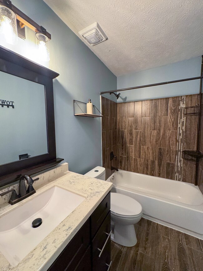 Building Photo - Lovely 3 Bed 2 Bath Home with Bonus Room