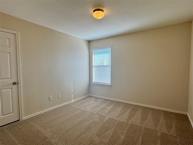 Building Photo - 11606 Hereford St