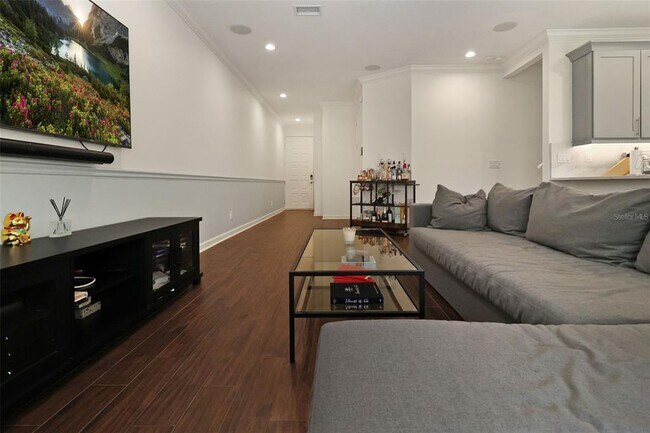Building Photo - 505 S Tampania Ave