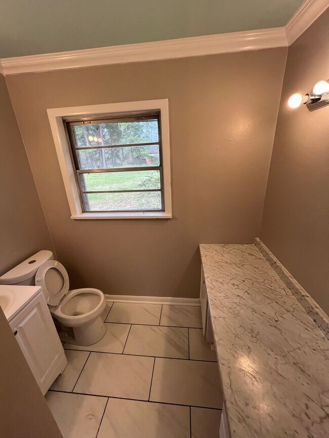 Building Photo - 1875 S Brookwood Dr