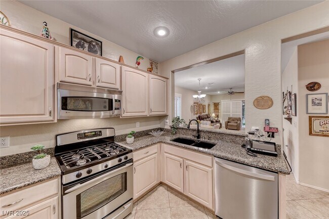 Building Photo - 2522 Darda St