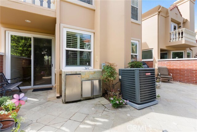 Building Photo - 6121 Greenbrier Dr