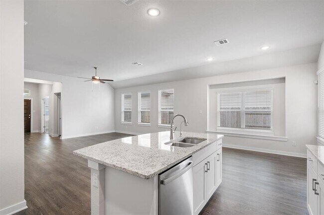 Building Photo - 113 Biscayne Dr