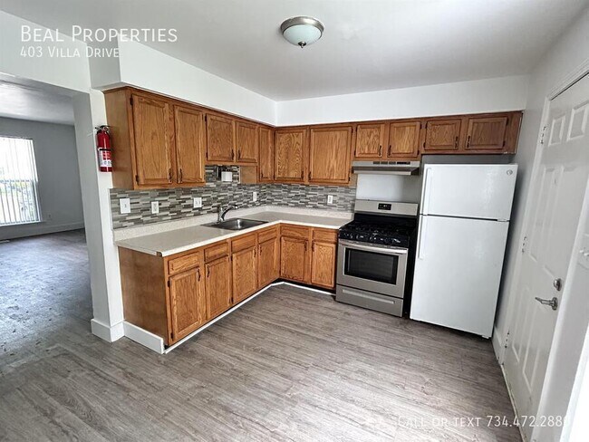 Building Photo - 403 Villa Dr