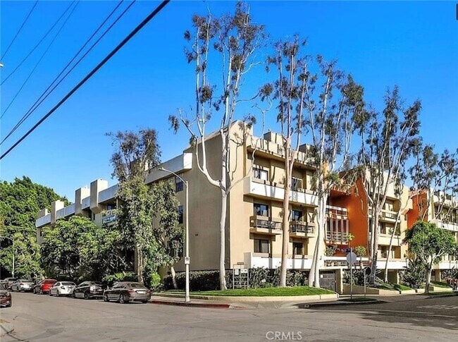 Building Photo - 750 Kings Rd