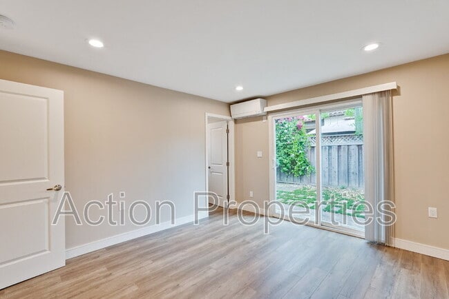 Building Photo - 681 S 13th St