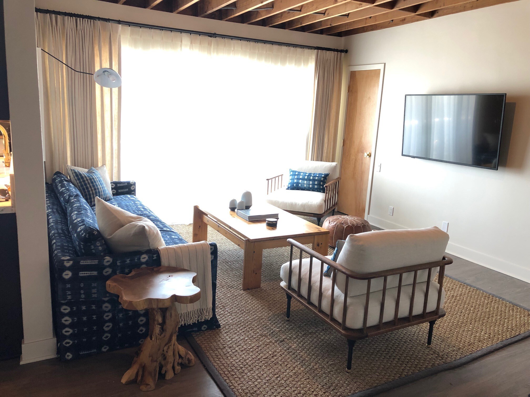 comfy seating - 22357 Pacific Coast Hwy