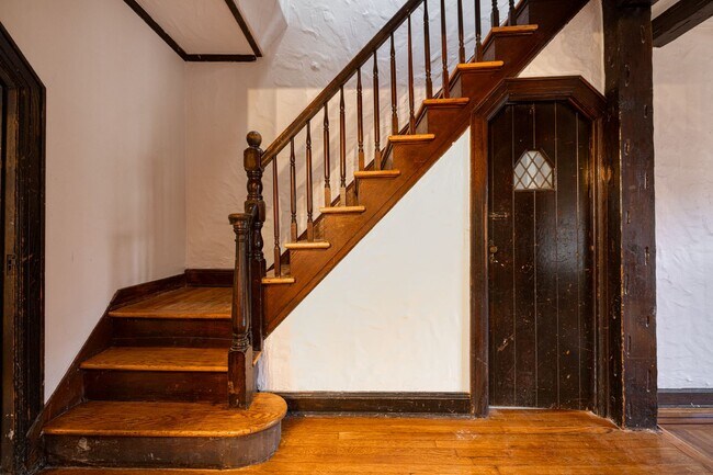 Building Photo - Storybook Tudor New Renovated | Two Full Kitchens | Full Finished Basement