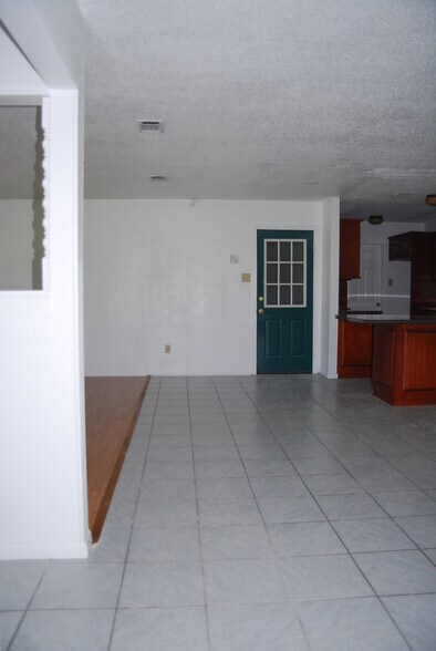 Building Photo - 2322 Norris Cir